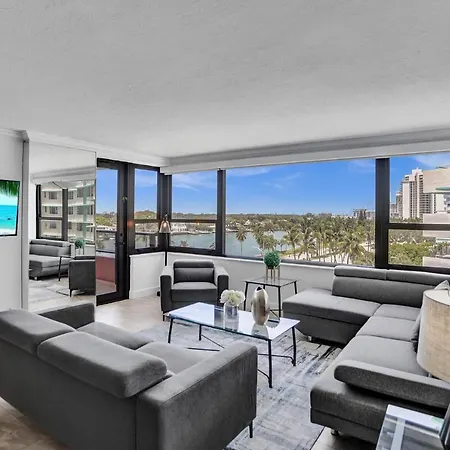8 Floor Miami Beach With Beach Service